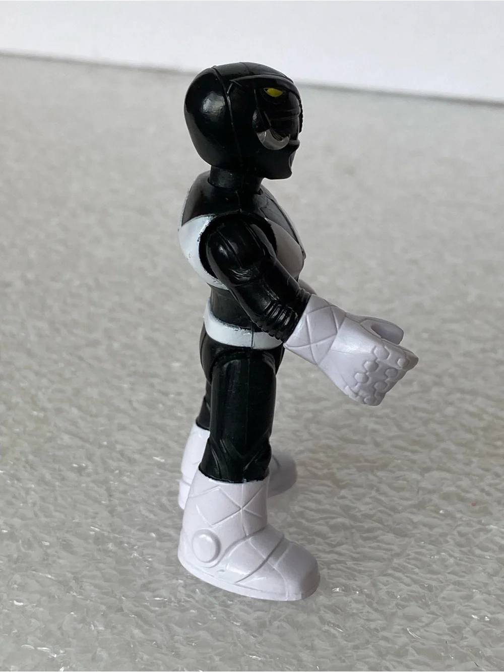 Fisher Price Imaginext Power Rangers Mighty Morphin Black Power Ranger Figure